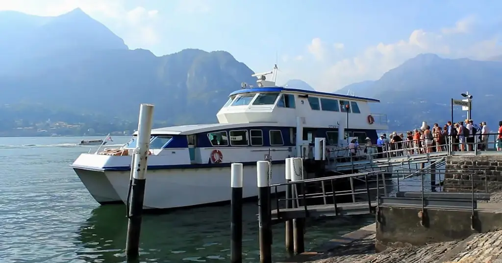 Incontri sesso Lombardia: un battello sul lago di Como